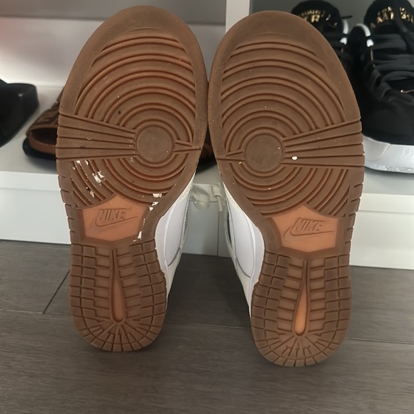 Nike High top dunks gum bottom - Picture 6 of 9